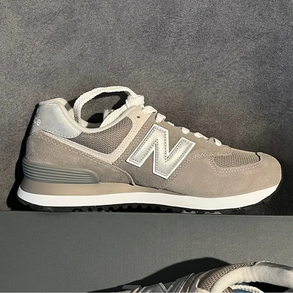 New Balance Women’s Sneakers 574 Gray Size 9 US - Picture 4 of 13